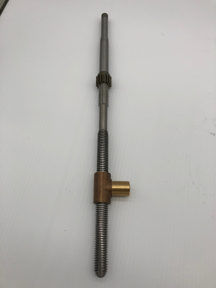 Clausing-Endtrain-Screw